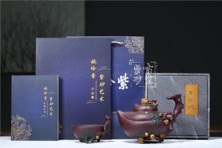 《圣思桃》 《圣思桃》