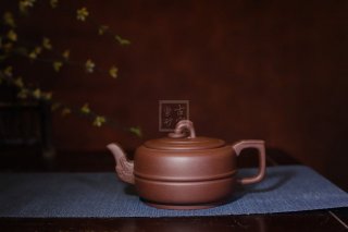 《集玉》紫砂壺宜興工藝美術(shù)師純手工紫泥泡茶壺 《集玉》紫砂壺宜興工藝美術(shù)師純手工紫泥泡茶壺